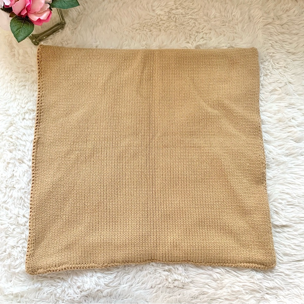 Pottery Barn Chunky Cable Knit 20” Pillow Cover - Picture 5 of 12